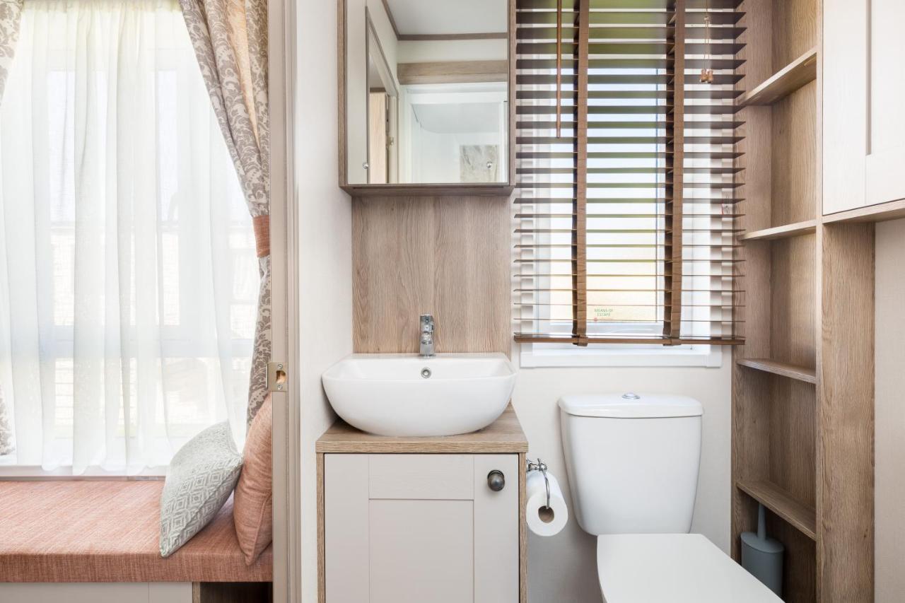Clearwater Villa South Cerney Bagian luar foto