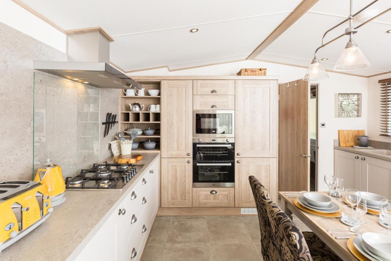 Clearwater Villa South Cerney Bagian luar foto