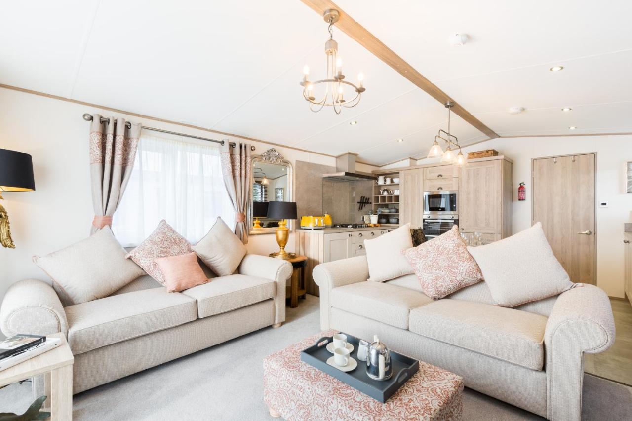 Clearwater Villa South Cerney Bagian luar foto