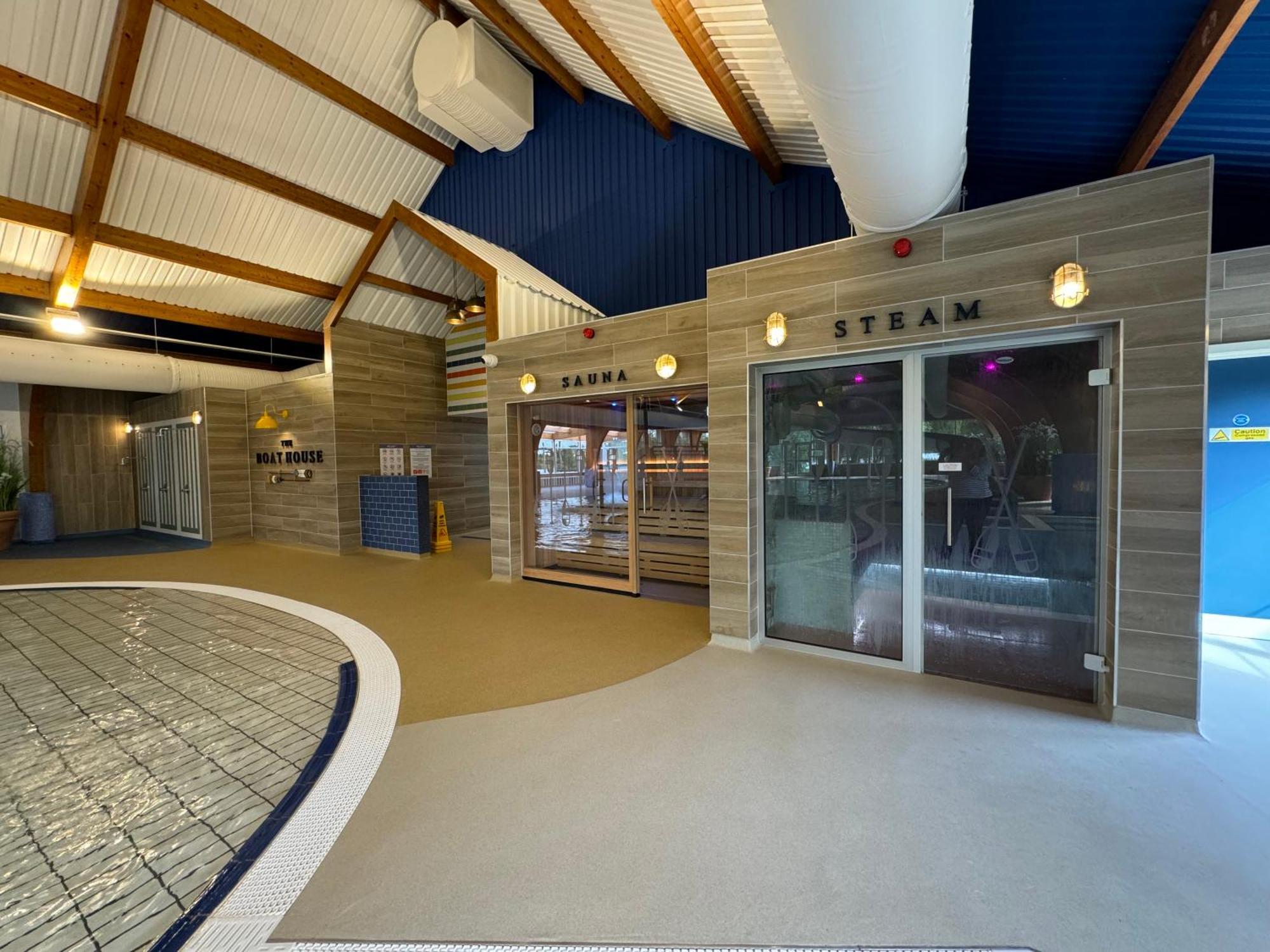 Clearwater Villa South Cerney Bagian luar foto