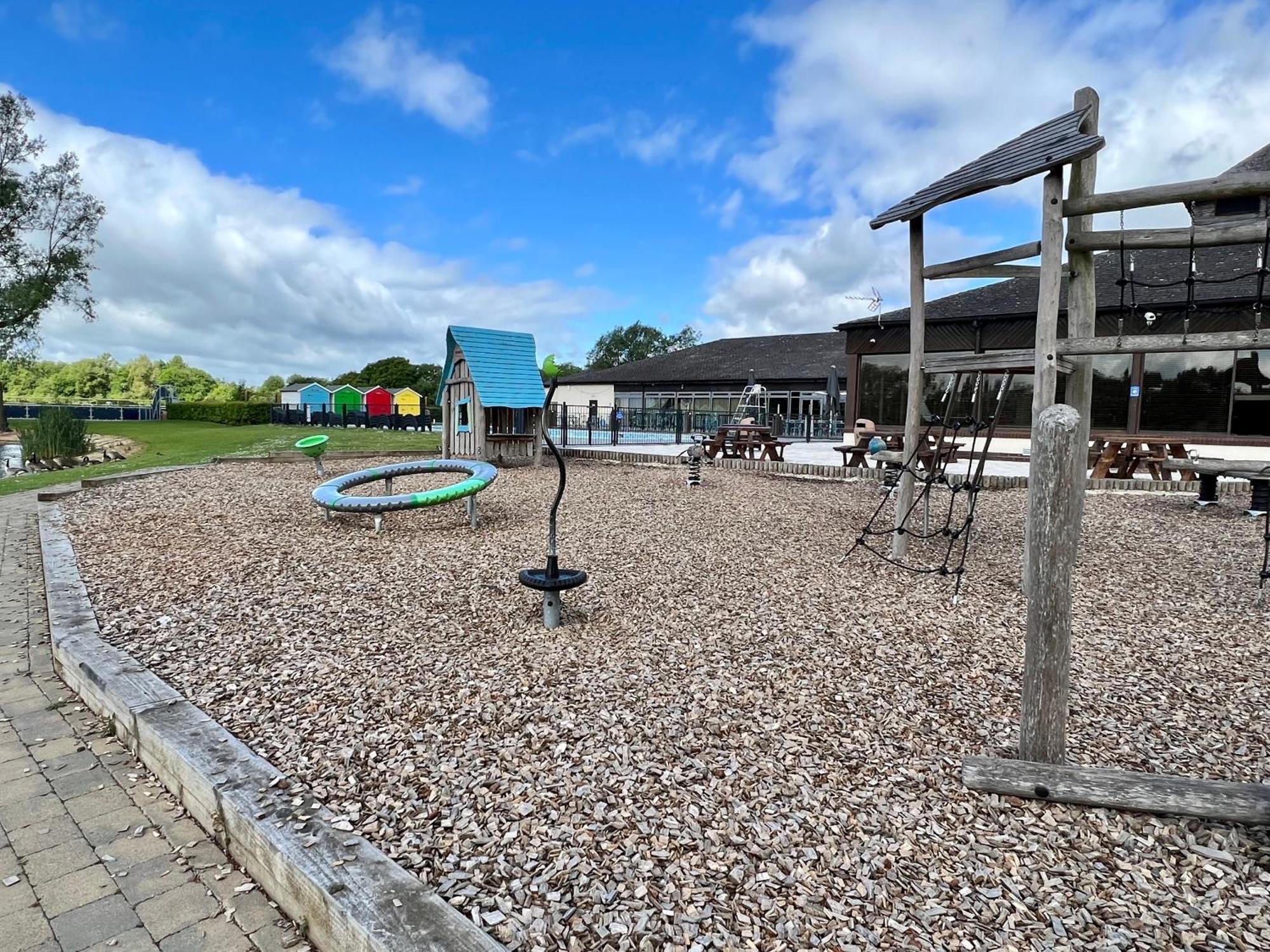 Clearwater Villa South Cerney Bagian luar foto