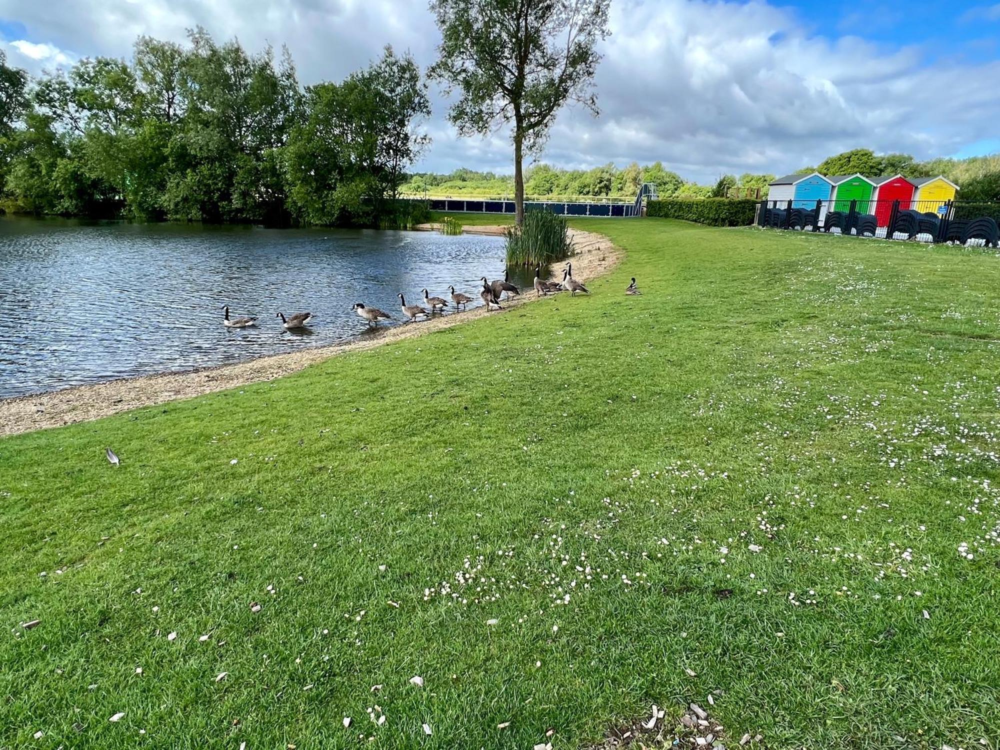 Clearwater Villa South Cerney Bagian luar foto